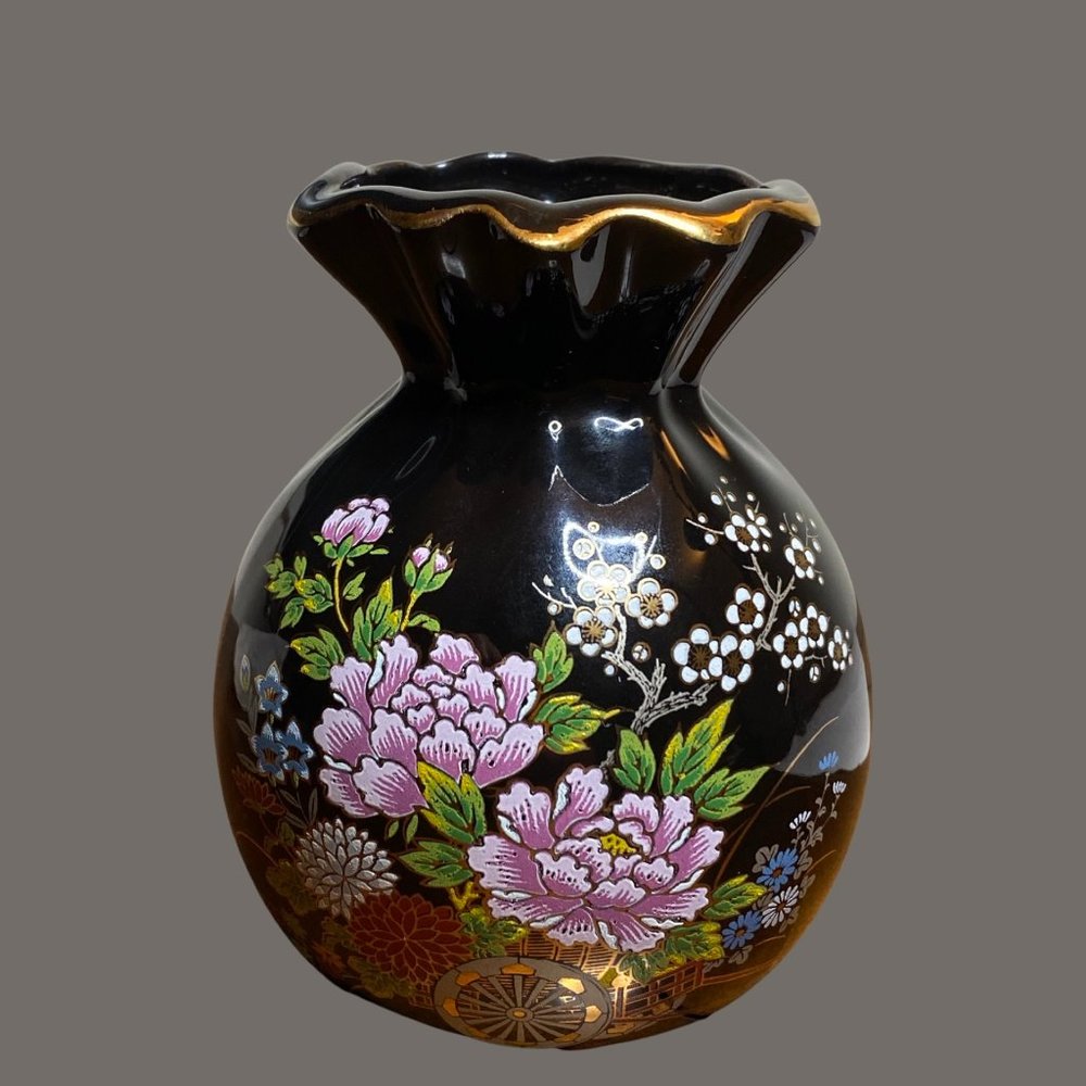 Fine China Japan Pottery Vase black w/ ruffle gold trim with flowers 4.7"